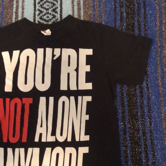 Of Mice & Men You’re Not Alone Anymore Tee Shirt - Picture 4 of 11